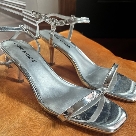 VERA MODA SILVER HEEL - Picture 3 of 4